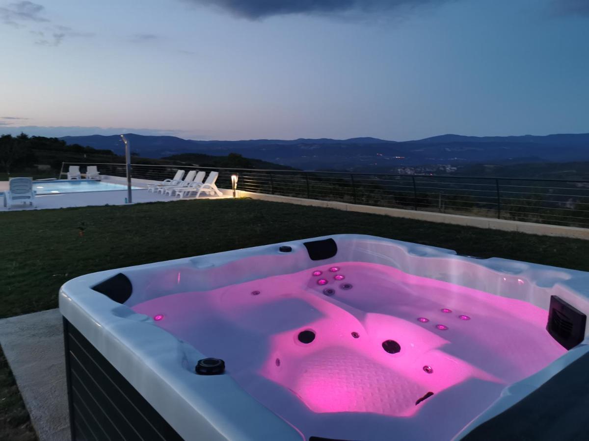 Villa Panorama Buzet Luaran gambar